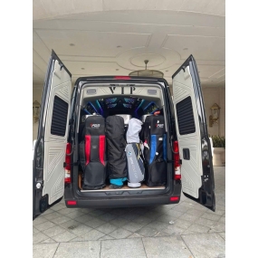 xe du lịch 9 chỗ