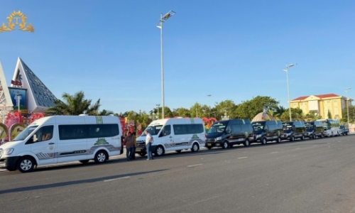 Xe Limousine 12 chỗ 